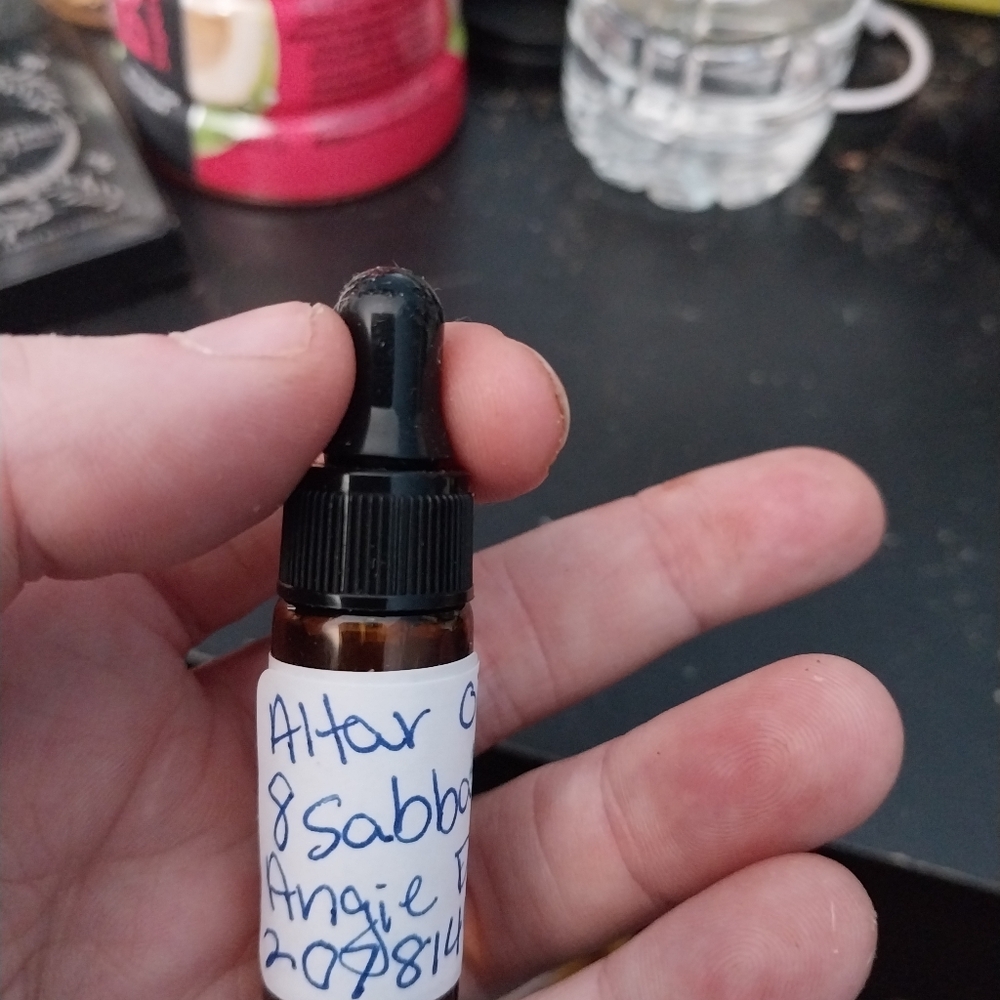Altar oil